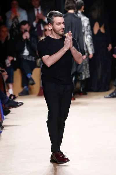 Look 60